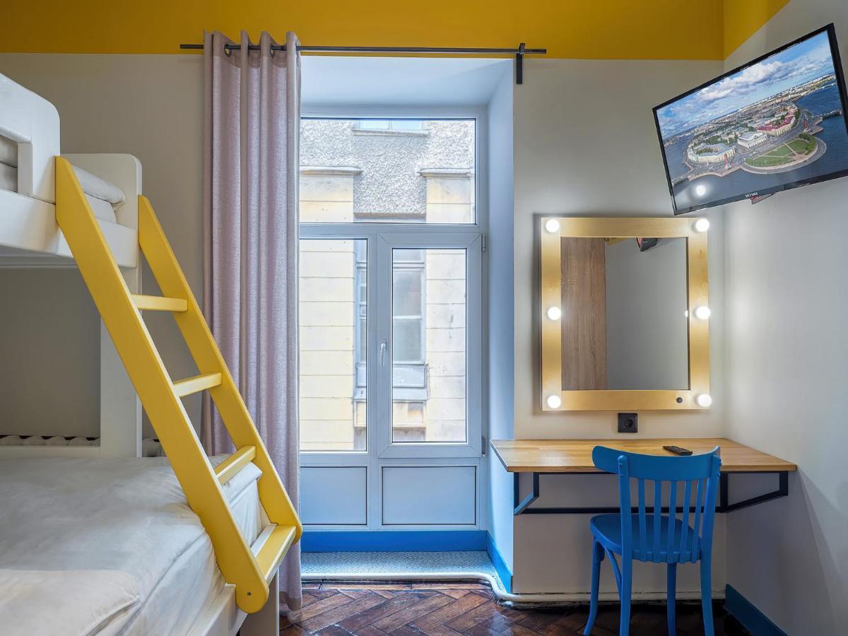 Friends Light Hostel Санкт Петербург Екстериор снимка