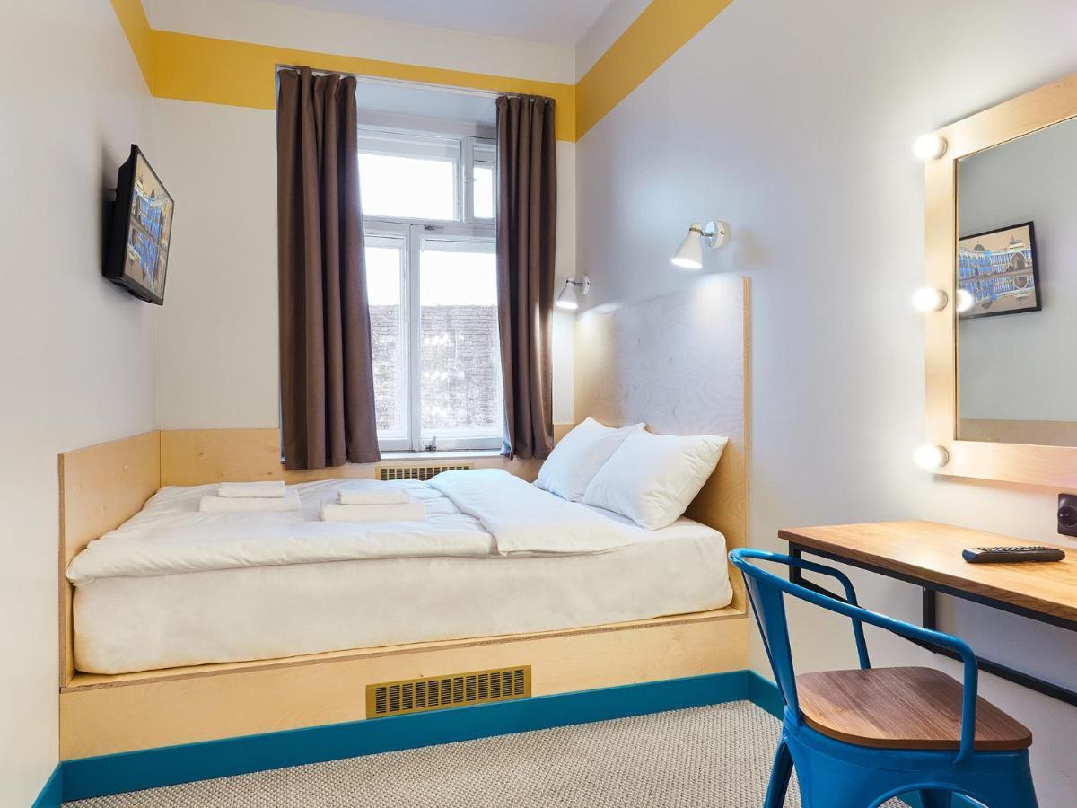 Friends Light Hostel Санкт Петербург Екстериор снимка