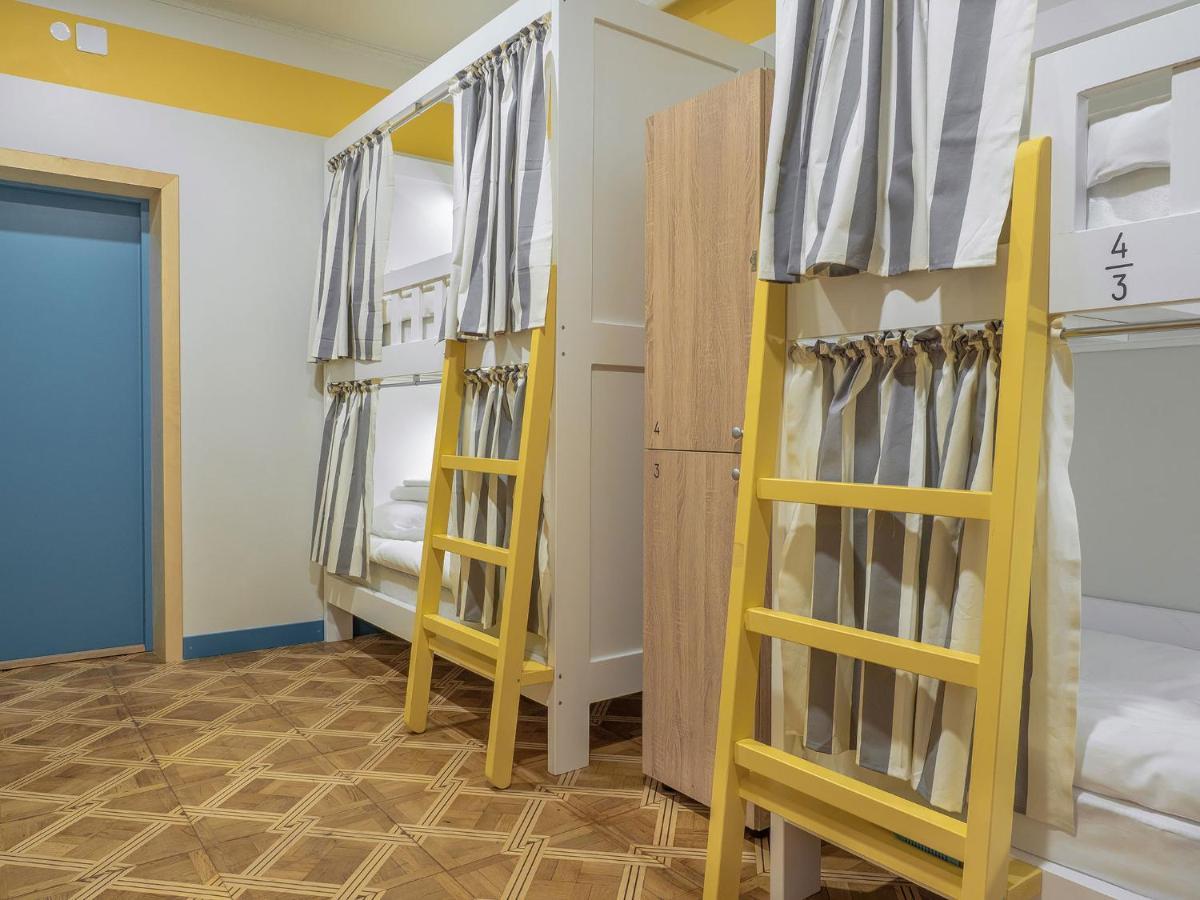 Friends Light Hostel Санкт Петербург Екстериор снимка